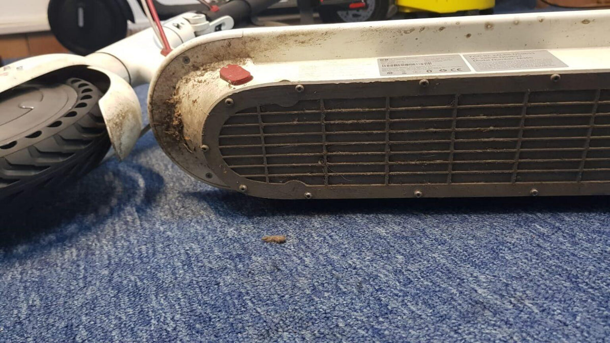 HOW TO WASH / CLEAN AN ELECTRIC SCOOTER WITHOUT KILLING IT! XIAOMI M PedL EBikes & EScooters