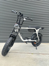 Load image into Gallery viewer, 2025 NEW MAMBA SAHARA FAT TYRE EBIKE 500W/750W 48V17AH BATTERY KIT AND BUILT IN GPS TRACKING