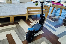 Load image into Gallery viewer, Weped DARK KNIGHT Standing - 40,000W - Huge 16" Wheels