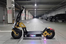 Load image into Gallery viewer, Weped DARK KNIGHT Standing - 40,000W - Huge 16" Wheels