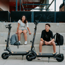 Load image into Gallery viewer, Bolzzen Hustler 4816 Performance Commuter E-Scooter

