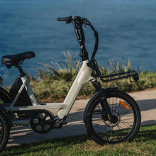 Load image into Gallery viewer, Vamos Trio – 3 Wheel Electric Trike
